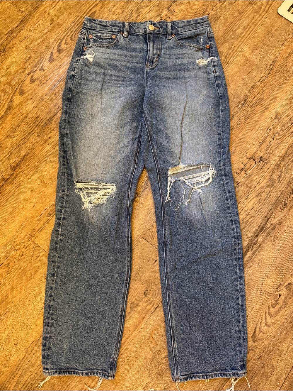American Eagle Outfitters Ripped Boyfriend Jeans in Medium Blue Wash